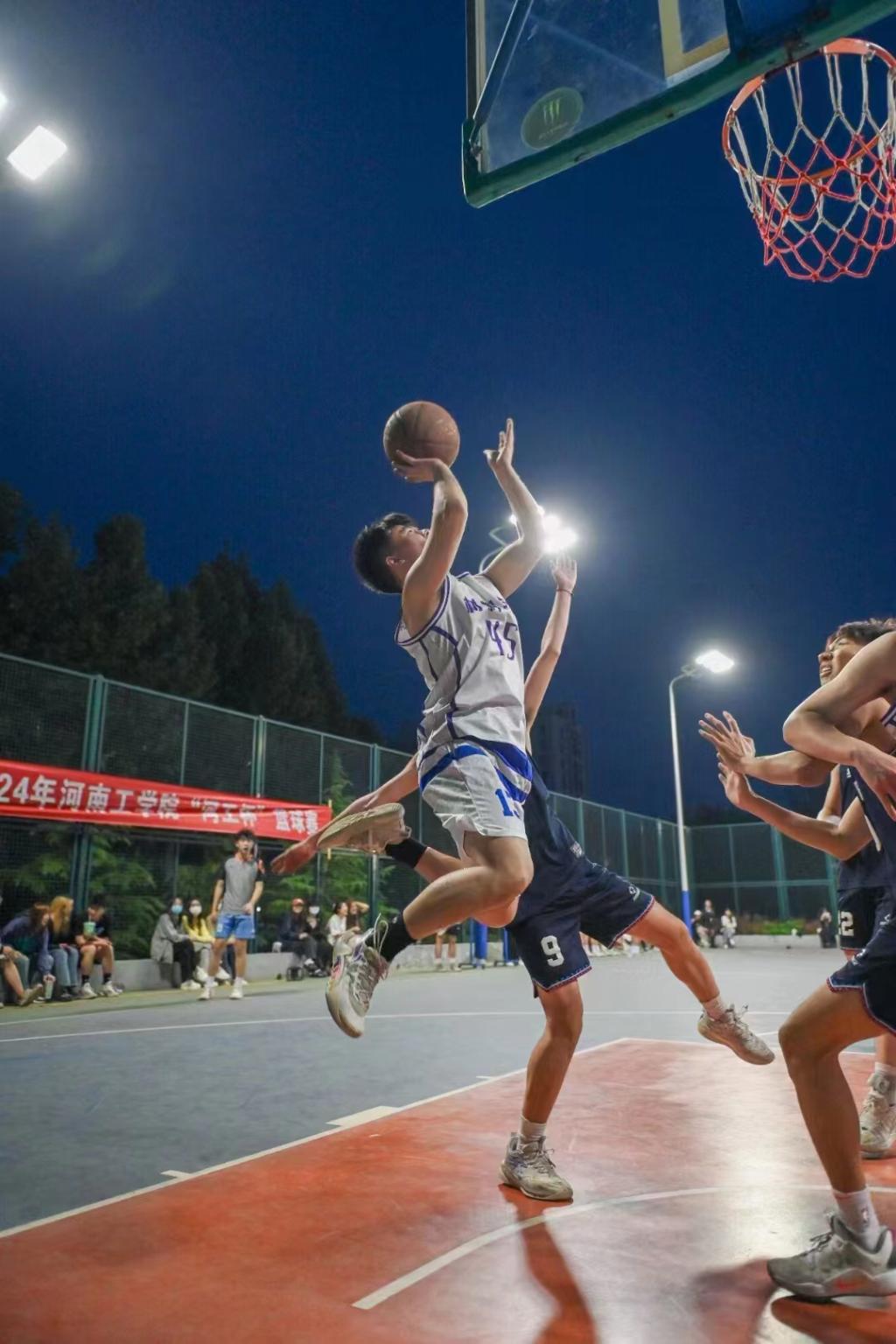 篮球赛事精彩瞬间盘点,年度回顾震撼登场 篮球赛事精彩瞬间盘点,年度回顾震撼登场