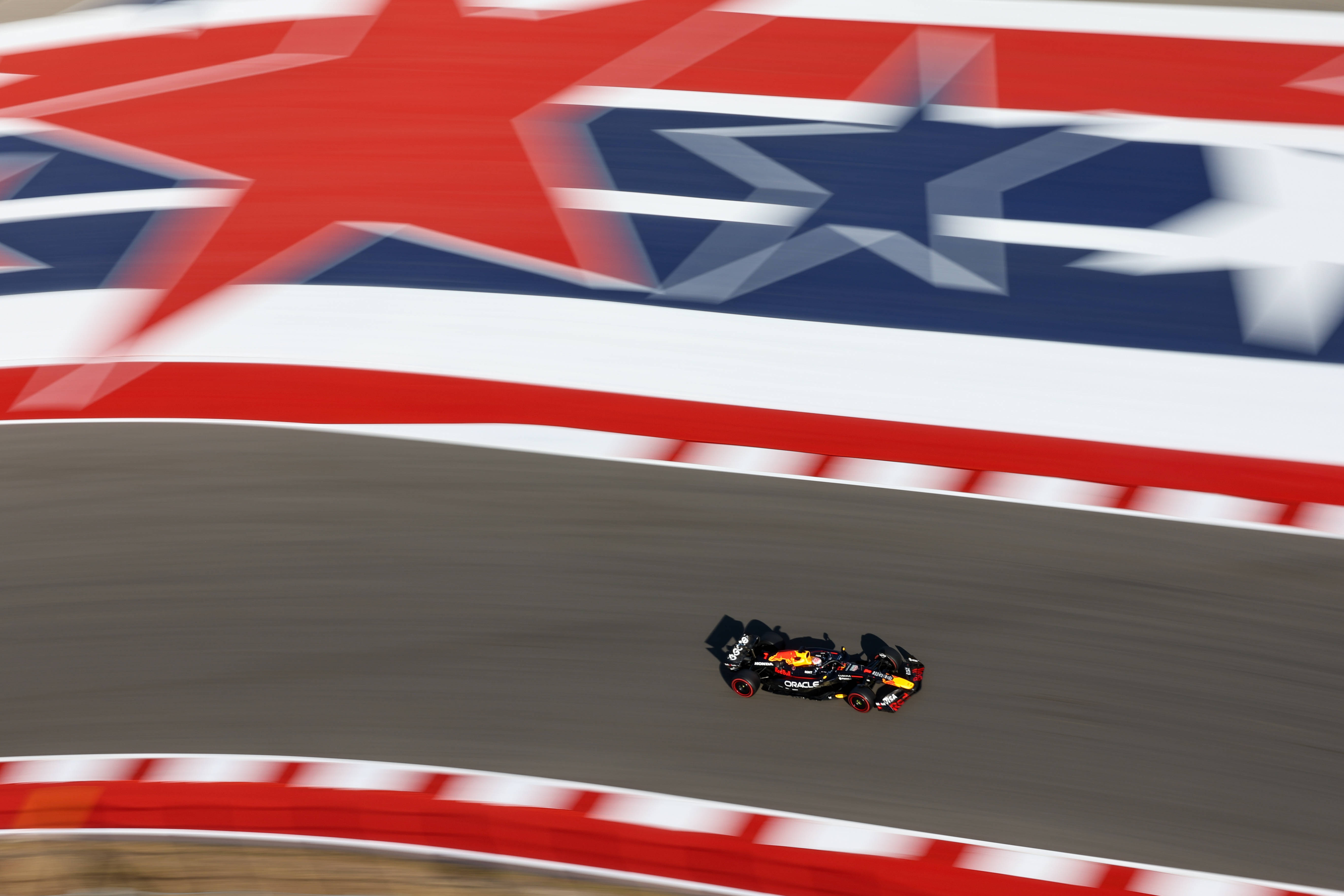 迈凯伦横扫哈斯车队，维斯塔潘高光表现