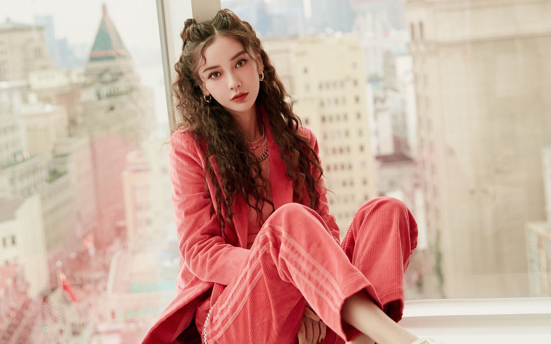 双重赛道，英超争冠白热化与上海队淘汰赛突围的竞技启示