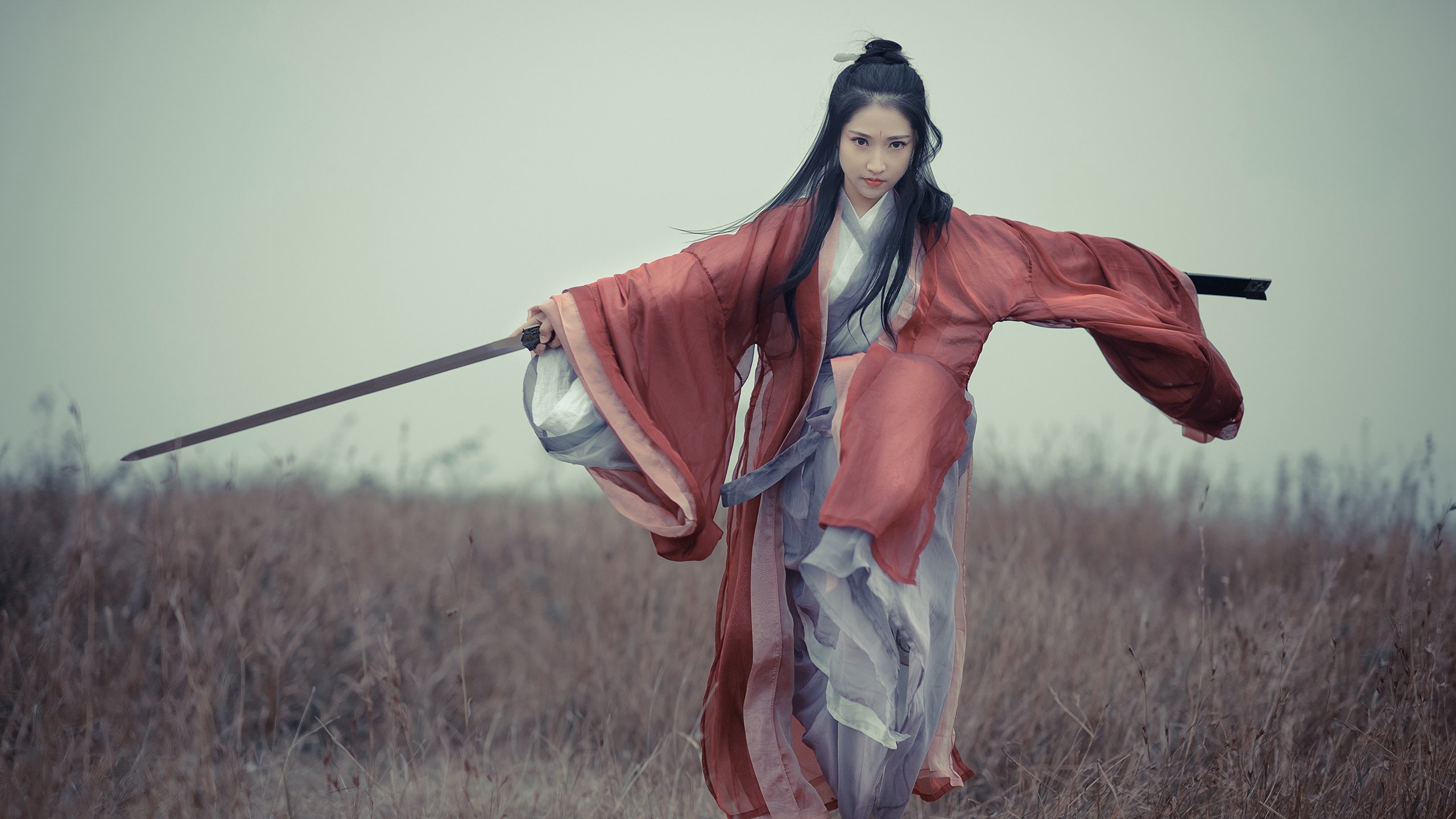 篮球之夜的双重奏，掘金狂胜黄蜂，库里西决生死战接管