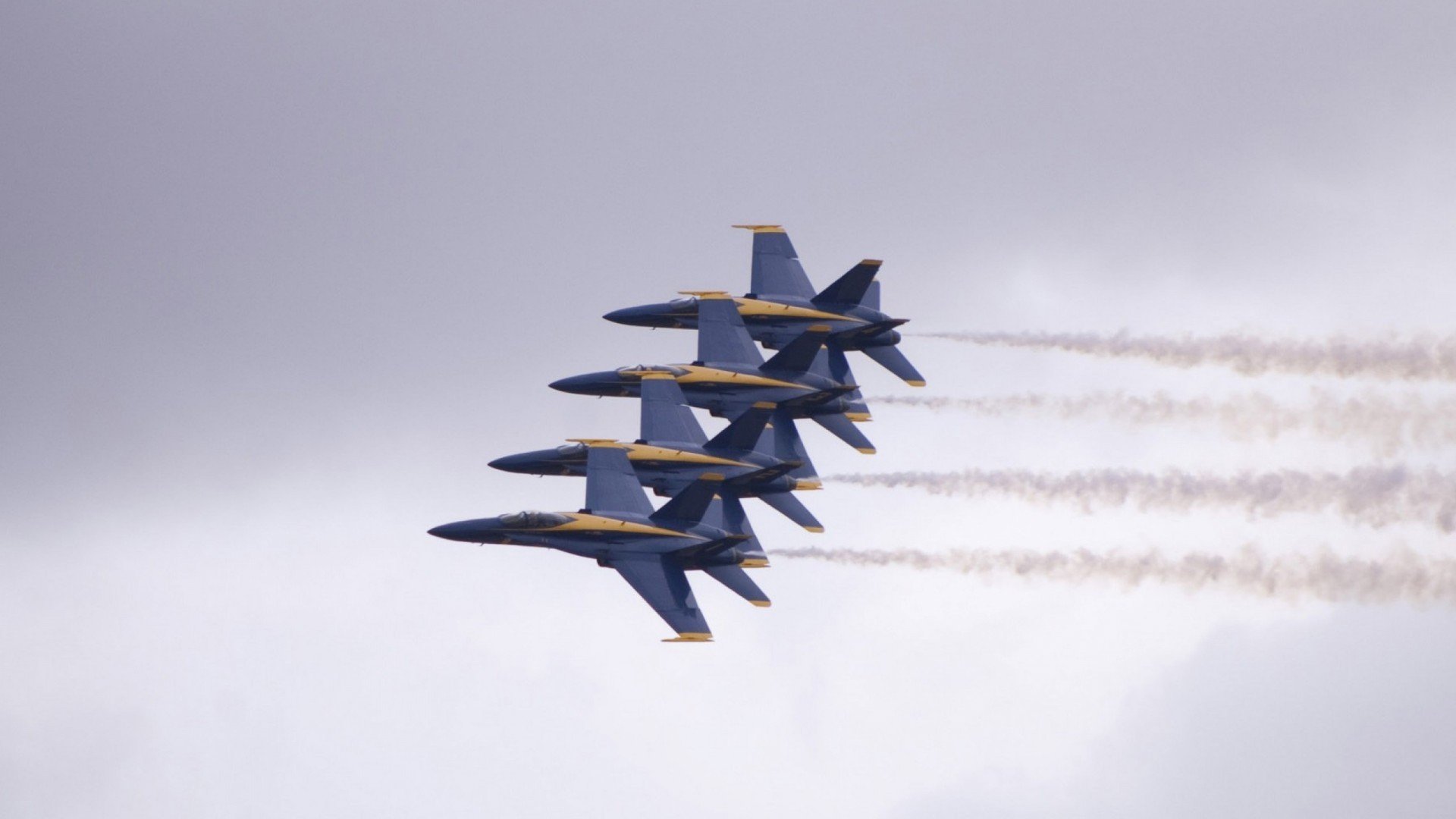 本泽马赛后评分拉满,瑞典稳稳拿下突尼斯,绿茵场上的个人英雄与团队胜利