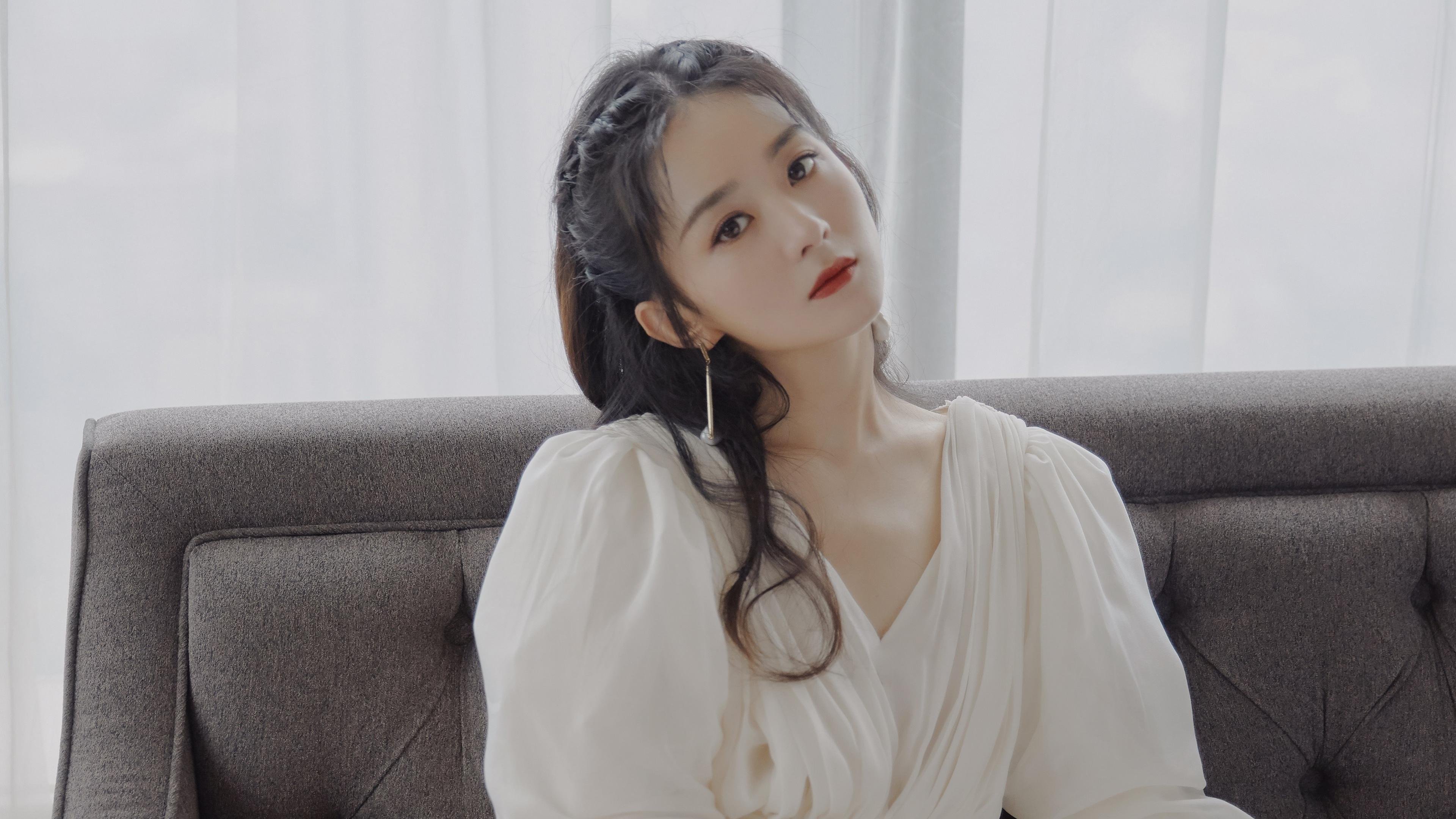 欧冠之夜,莱比锡红牛冲垮曼城,劳塔罗闪耀梅开二度