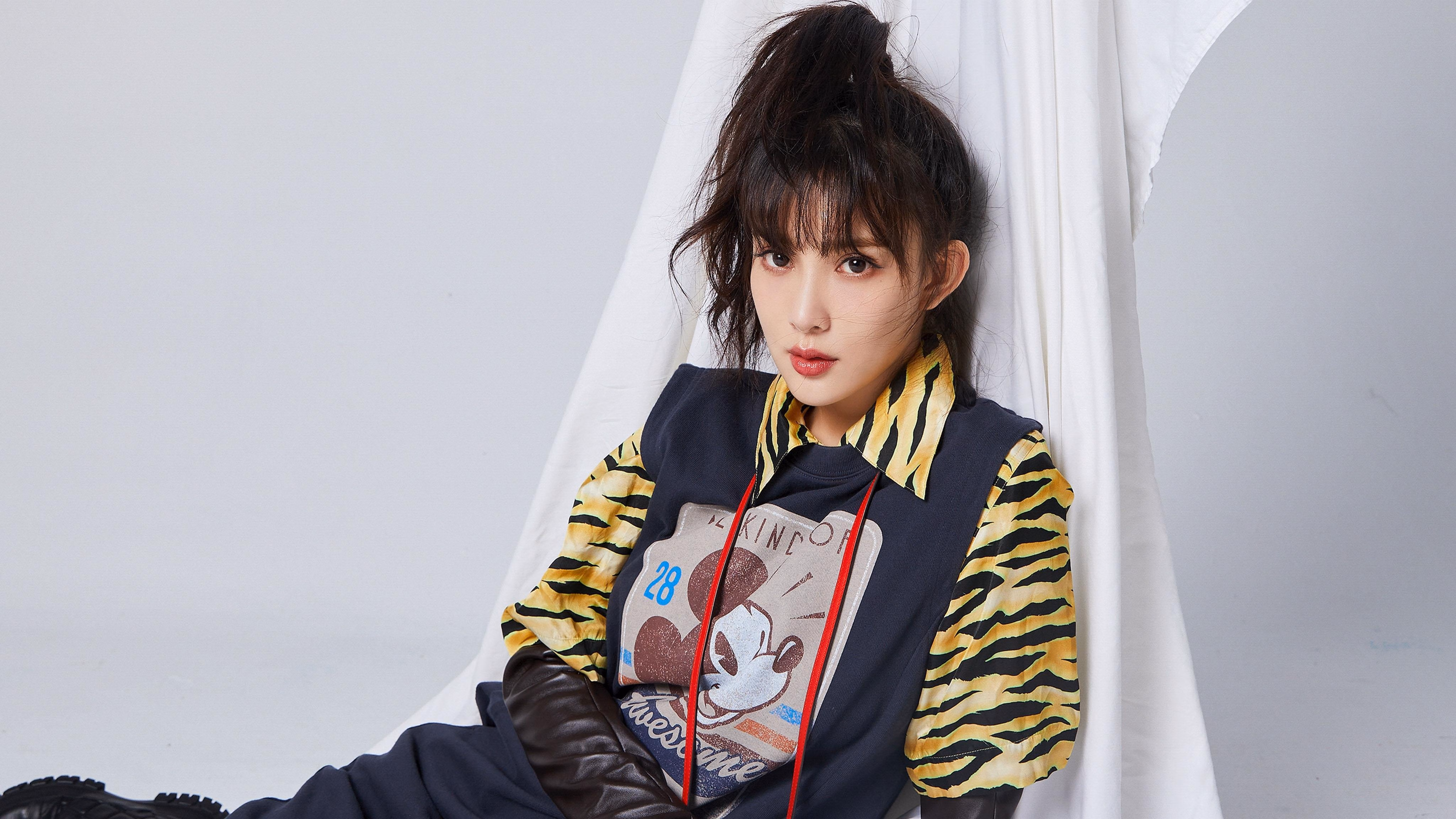 赛场主宰的同一性，当詹姆斯末节收割火箭，约基奇在绿茵场接管比赛