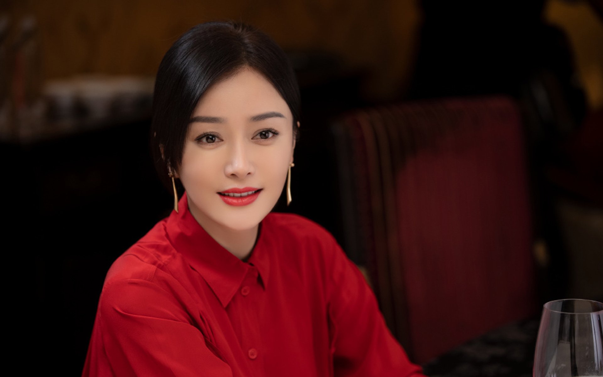 F组巅峰对决，阿根廷碾压匈牙利，姆巴佩独造三球，铁血防线铸就胜利基石